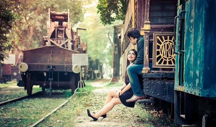 national rail museum pre wedding shoot location in delhi for all those couples who loves railways